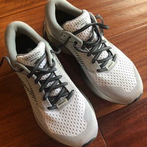 brooks energize neutral womens